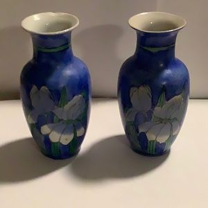 Vintage Hand Painted Chinese Vase -Pair